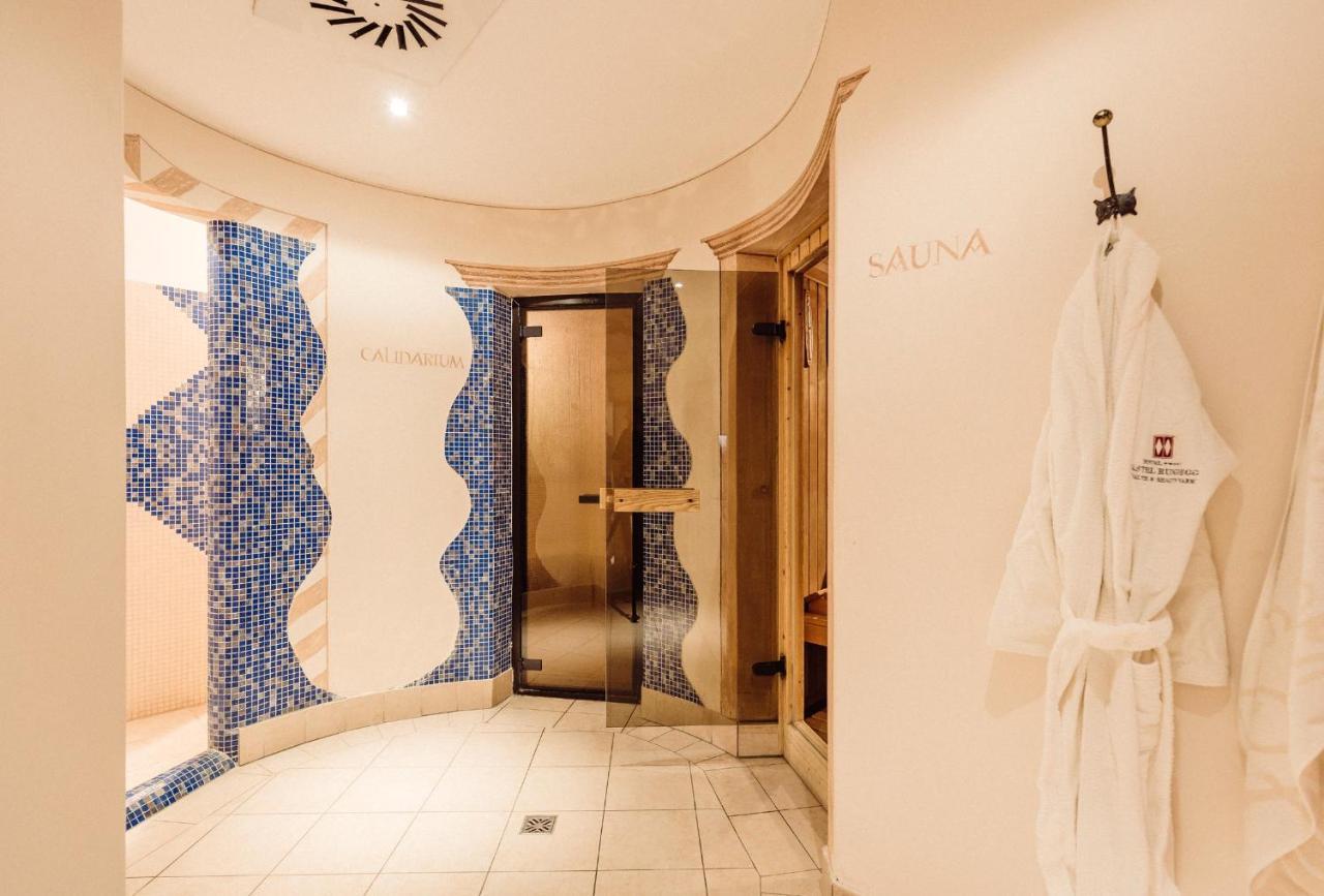 Hotel Castel Rundegg Merano Esterno foto
