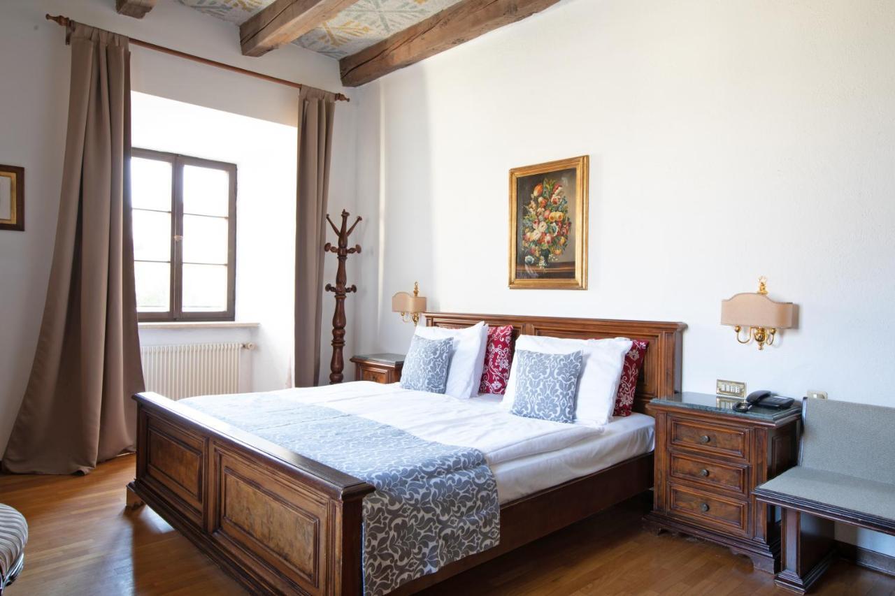 Hotel Castel Rundegg Merano Esterno foto