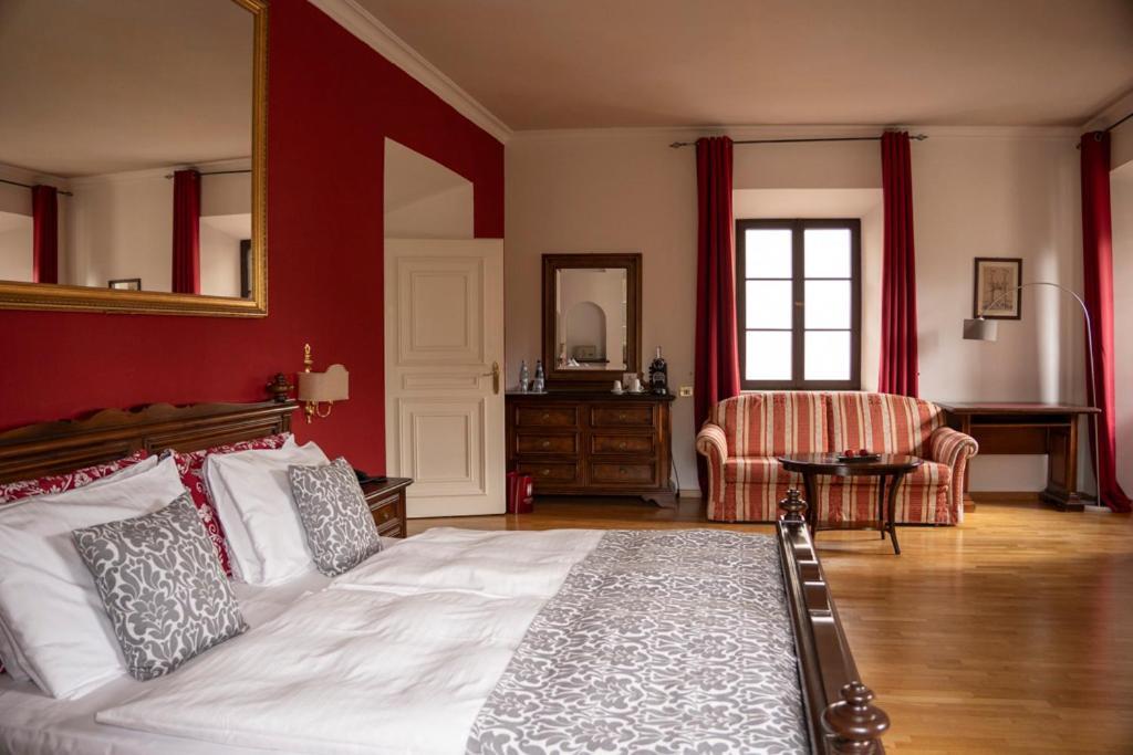 Hotel Castel Rundegg Merano Esterno foto
