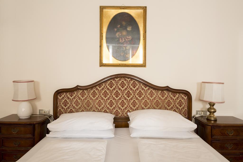 Hotel Castel Rundegg Merano Esterno foto