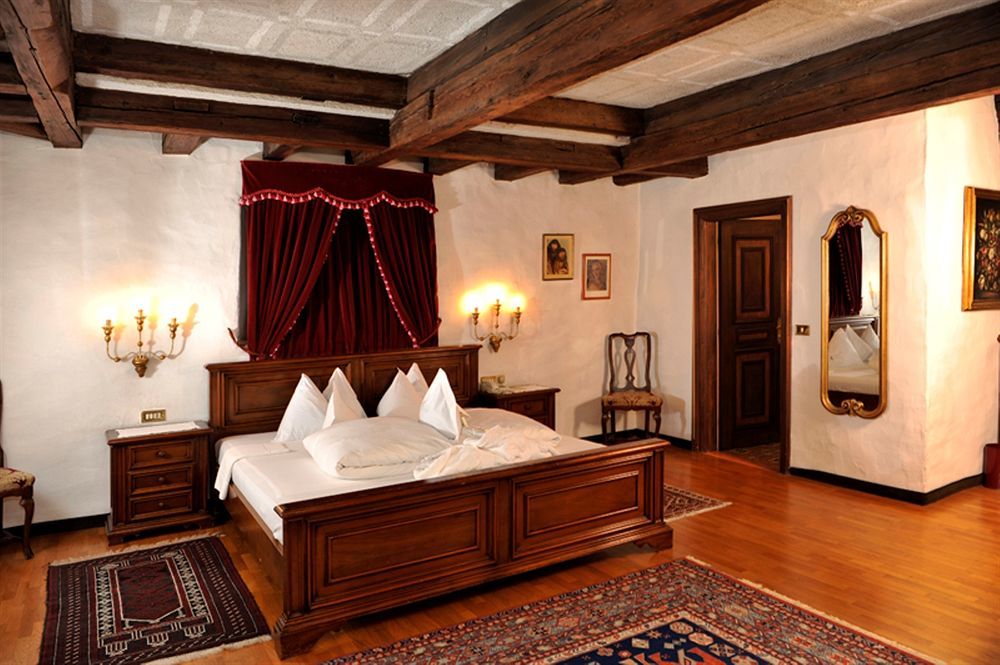Hotel Castel Rundegg Merano Esterno foto