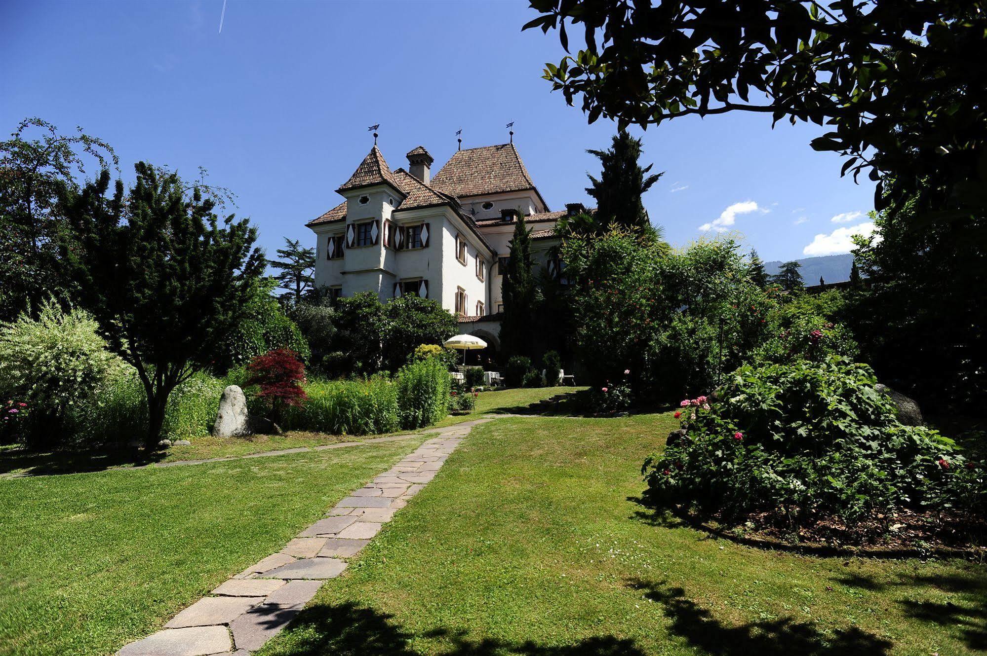 Hotel Castel Rundegg Merano Esterno foto