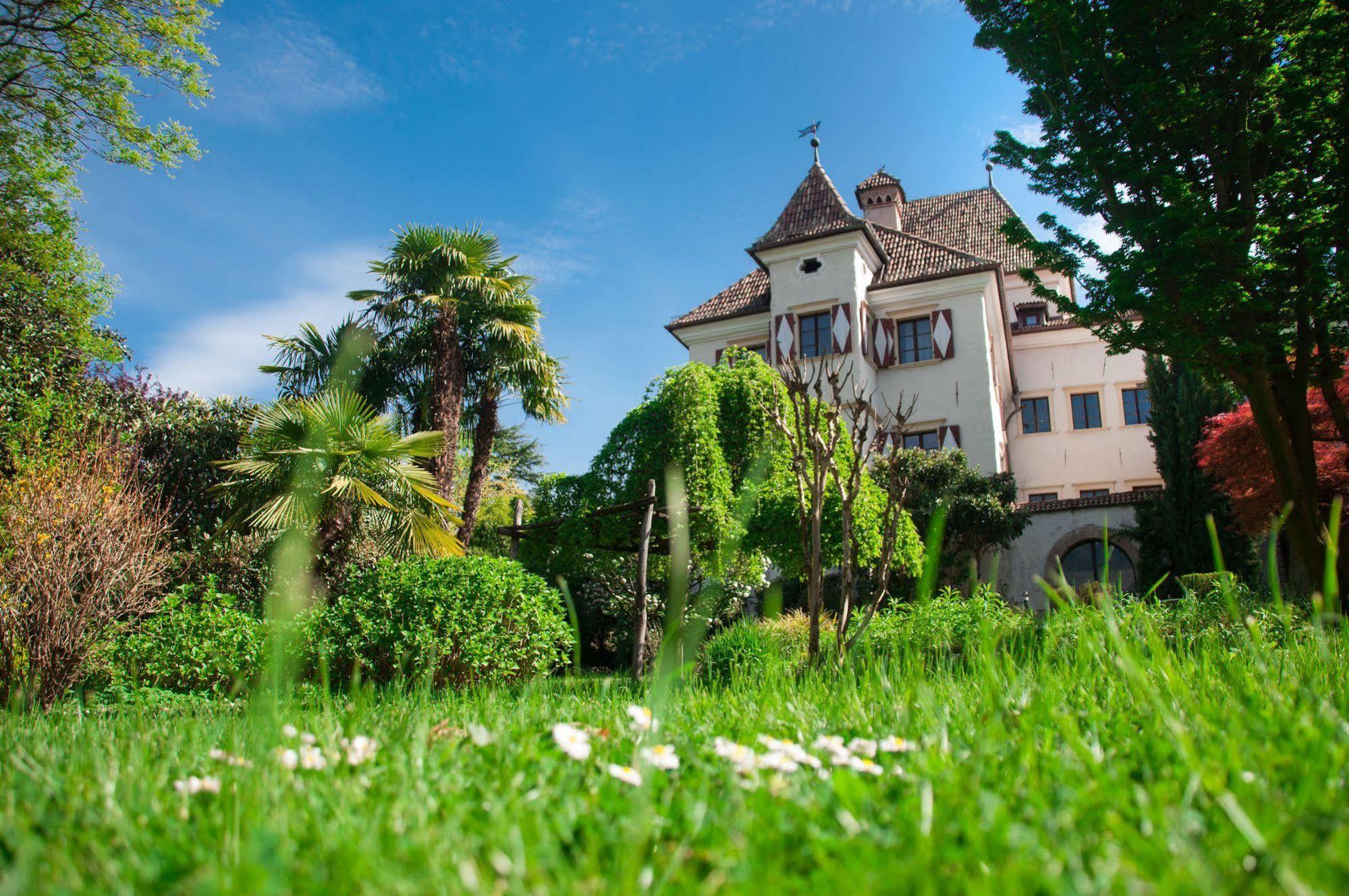 Hotel Castel Rundegg Merano Esterno foto