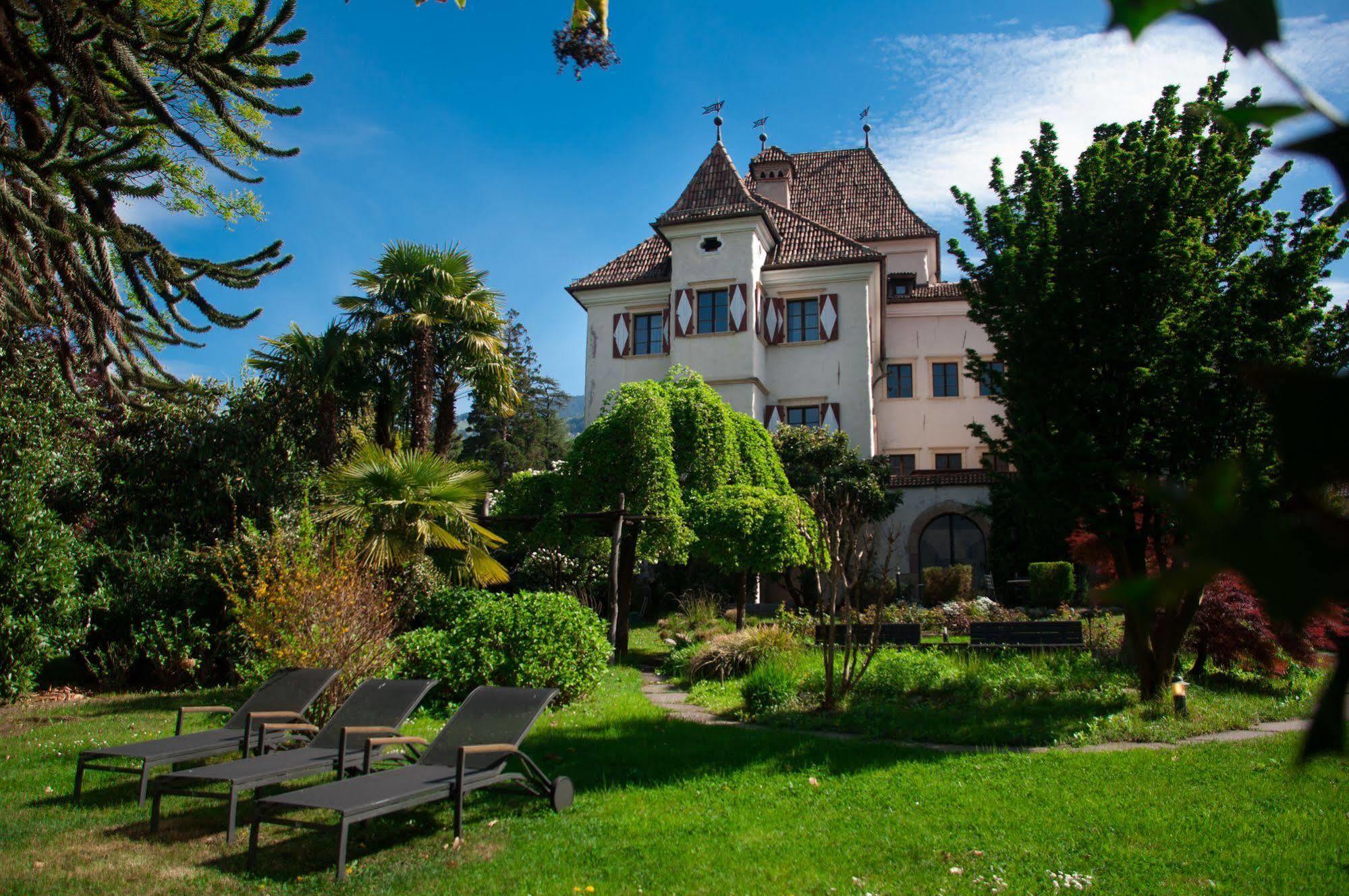 Hotel Castel Rundegg Merano Esterno foto