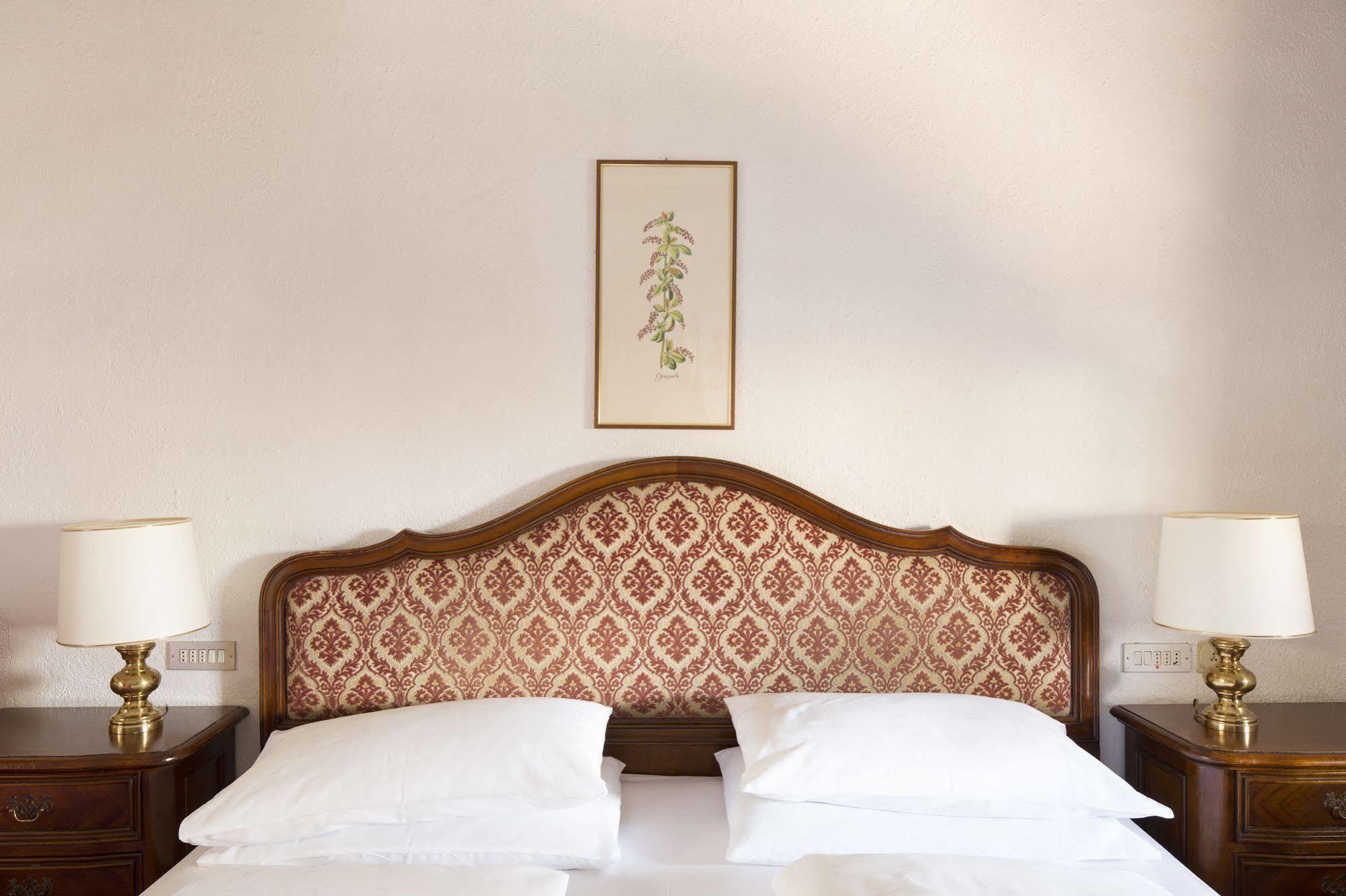 Hotel Castel Rundegg Merano Esterno foto